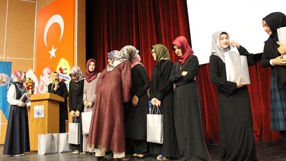 Kız Öğrenciler Genç Sadâ Kuran-ı Kerimi Güzel Okuma ve Kuranın Genç Muhafızları Hafızlık Yarışması Sonçlandı.