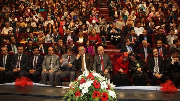  Fidan Yazıcıoğlu Kültür Merkezi´nde Engelliler Haftası Programı düzenlendi.