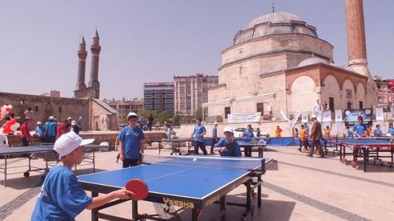 19 Mayıs Haftası Masa Tenisi Şenliği Düzenlendi.