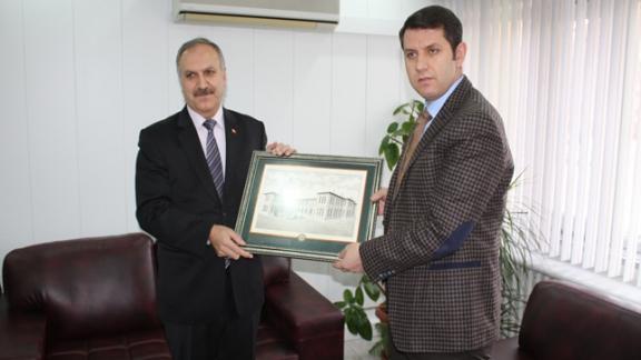 Vali Yardımcısı ve İl Özel İdare Genel Sekreteri Sn. Salih Ayhan´dan, İl Milli Eğitim Müdürümüz Sn. Mustafa Altınsoya Ziyaret