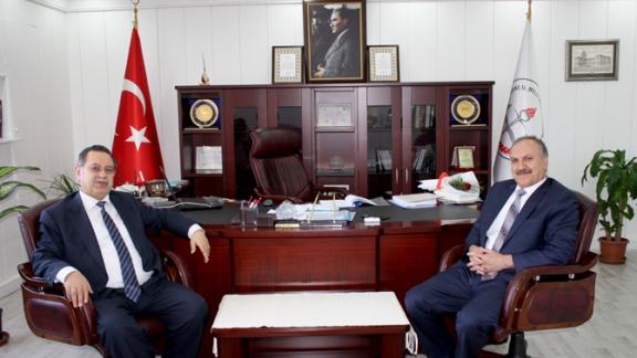 Prof. Dr. Mustafa Ağırman Milli Eğitim Müdürümüz Mustafa Altınsoyu ziyaret etti.