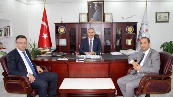Daire Başkanlarımız Karadağ ve Yıldırım, Milli Eğitim Müdürümüz Mustafa Altınsoy´u ziyaret etti.
