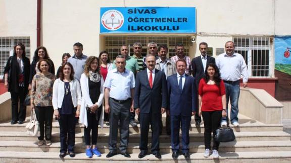 Milli Eğitim Müdürümüz Mustafa Altınsoy, Sivas Öğretmenler İlkokulunu ziyaret etti.