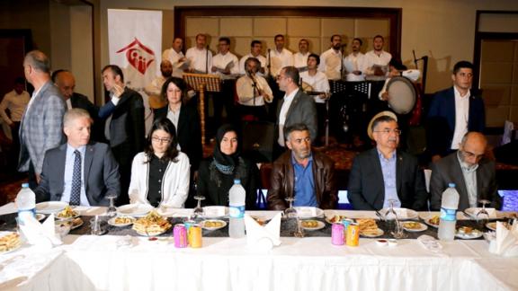 Milli Eğitim Bakanı İsmet Yılmaz, Sivas Valiliği tarafından Şehit Aileleri ve Gaziler onuruna düzenlenen iftar programına katıldı. 