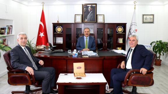 Milli Eğitim Bakanlığı (MEB) Yenilik ve Eğitim Teknolojileri Genel Müdürlüğü Eğitim Bilişim Sistemleri Daire Başkan Dr. Yakup Yüksel, Milli Eğitim Müdürümüz Mustafa Altınsoyu ziyaret etti.