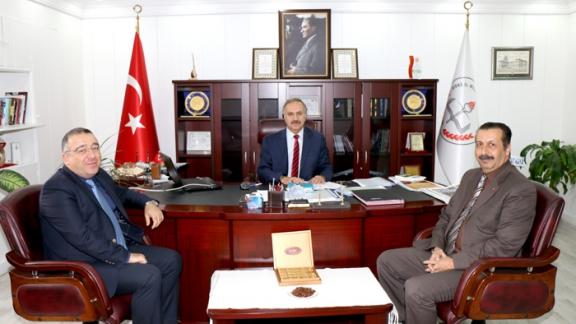 Sivas Kültür Varlıklarını Koruma Bölge Kurulu Müdürü Ali Alkan, Milli Eğitim Müdürümüz Mustafa Altınsoyu ziyaret etti.