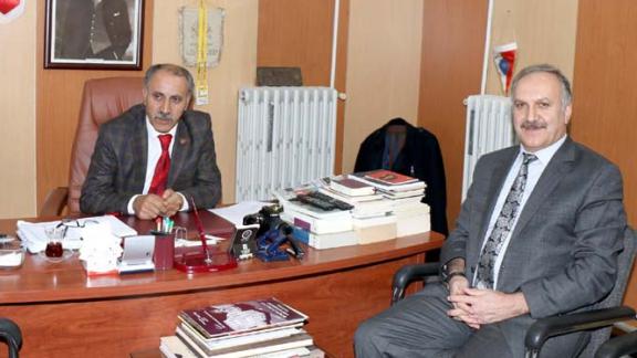 Milli Eğitim Müdürümüz Mustafa Altınsoy, Hakikat Gazetesini ziyaret etti. 