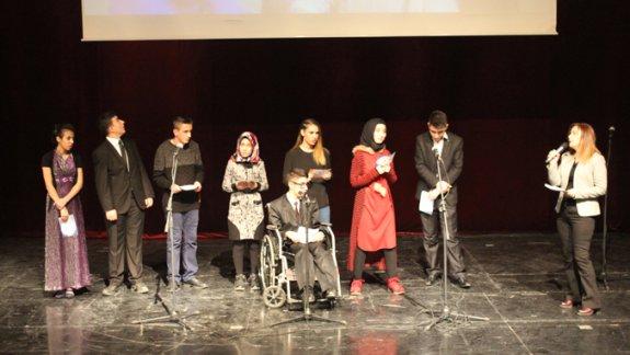 Ahmet Kutsi Tecer Özel Eğitim Mesleki Eğitim Merkezi (Okulu) Burası Düşler Diyarı adlı şiir dinletisi programı düzenledi.