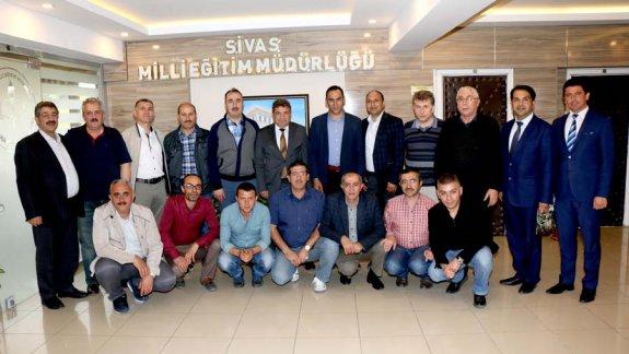 Bayburt İl Milli Eğitim Müdür Yardımcısı Mehmet Güven, Bayburttaki 16 lisenin müdürleri ile birlikte Milli Eğitim Müdür Vekilimiz Harun Tanı ziyaret etti.