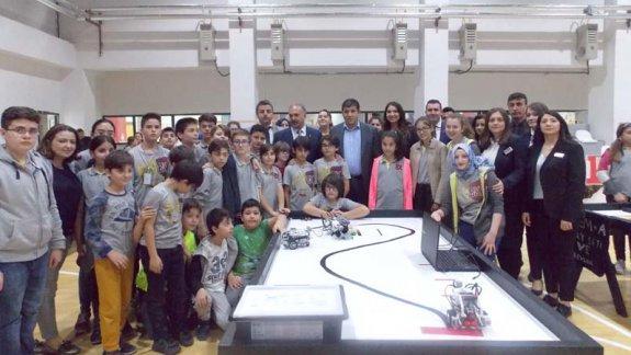 Özel Sivas Bahçeşehir Kolejinde bilim fuarı açıldı. 