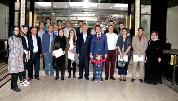 Milli Eğitim Müdürümüz Mustafa Altınsoy, TÜBİTAK tarafından düzenlenen 48. ortaöğretim öğrencileri araştırma projeleri bölge yarışmasında dereceye giren öğrenciler ile bir araya geldi.