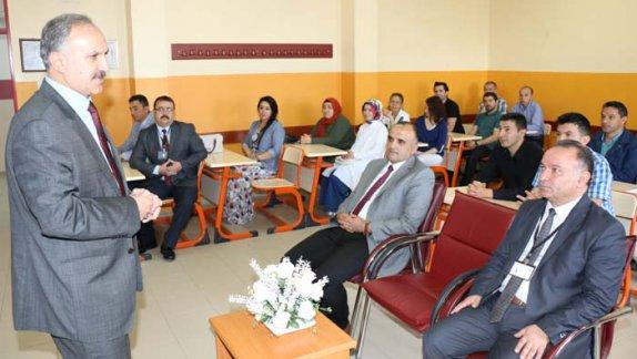 Milli Eğitim Müdürümüz Mustafa Altınsoy Haziran ayı öğretmen seminerleri kapsamında Halis Gülle Anadolu Lisesinde gerçekleştirilen kapanış toplantısına katıldı.
