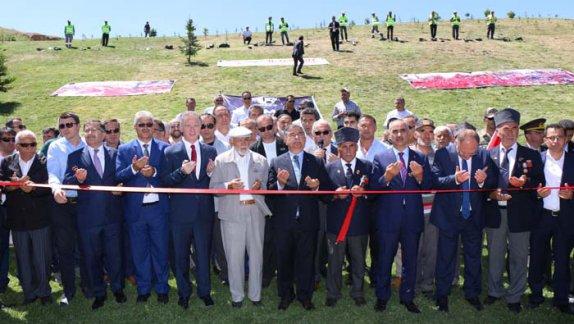 Milli Eğitim Bakanı İsmet Yılmaz Sivasta Şehitleri Anma Demokrasi ve Milli Birlik Günü etkinlikleri kapsamında 15 Temmuz Şehitleri Ormanı açılış törenine katıldı.