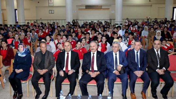 16 Ekim Dünya Gıda Günü dolayısıyla Süleyman Demirel Ortaokulunda Gıda Günü etkinliği düzenlendi.