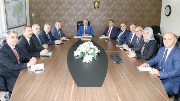 Kasım ayı kurum içi idareciler toplantısı Milli Eğitim Müdürümüz Mustafa Altınsoy başkanlığında gerçekleştirildi.