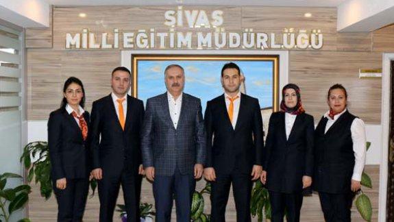 Sivas Valiliği bünyesinde oluşturulan "Açık Kapı" birimi personeli Milli Eğitim Müdürümüz Mustafa Altınsoy´u ziyaret etti.