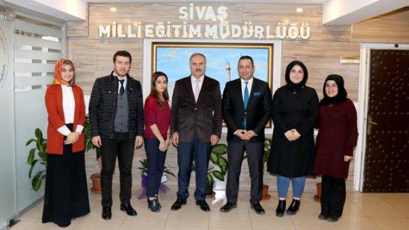 Sivas Şehit Kütüphaneleri Gönüllüleri, İl Koordinatörü Burak Kiriş ile birlikte Milli Eğitim Müdürümüz Mustafa Altınsoyu ziyaret etti. 