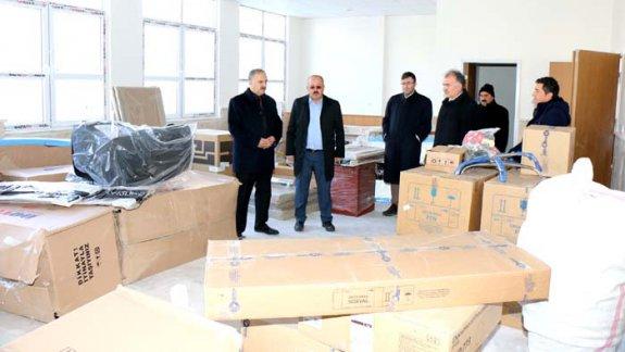 Milli Eğitim Müdürümüz Mustafa Altınsoy, inşası tamamlanan Kılavuz Mahallesindeki Lütfi Abay Ortaokulu binasında incelemelerde bulundu.