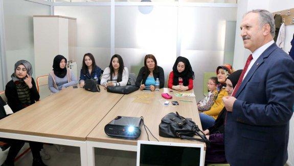 Milli Eğitim Müdürümüz Mustafa Altınsoy, Şube Müdürümüz Fehmi Tutkun ile birlikte Sivas Belediyesi Bahtiyarbostan-Özgecan Hanımlar Yaşam Merkezini ziyaret etti.