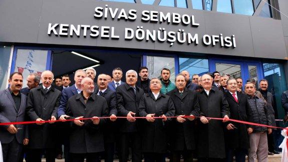 Milli Eğitim Bakanı İsmet Yılmaz Sivasta Eski Sanayi Sitesi alanında uygulanacak kentsel dönüşüm projesi için oluşturulan Sivas Sembol Kentsel Dönüşüm Ofisinin açılışına katıldı.