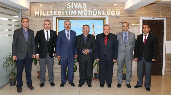 Milli Eğitim Bakanı İsmet Yılmazın ağabeyi, Merkez Valisi Adnan Yılmaz, Milli Eğitim Müdürümüz Mustafa Altınsoyu ziyaret etti.