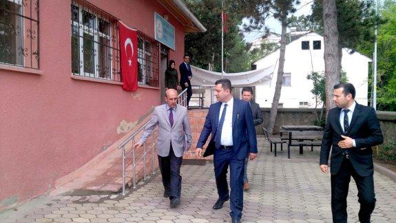 Milli Eğitim Müdürümüz Ebubekir Sıddık Savaşçı, Suşehri Rehberlik ve Araştırma Merkezini ziyaret etti.