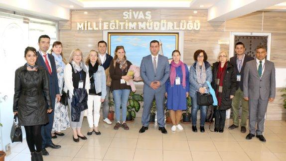 Kanuni Ortaokulunca hazırlanan Girişimcilik konulu AB Projesinin final toplantısı için Sivasa gelen yabancı konuklar Milli Eğitim Müdürümüz Ebubekir Sıddık Savaşçıyı ziyaret etti.