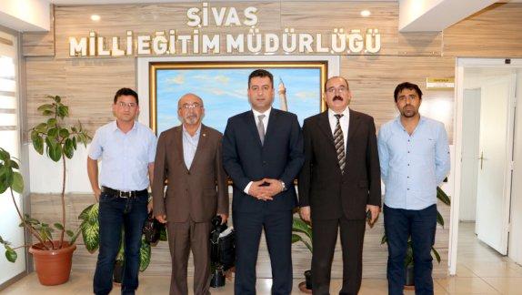 Eğitim-Sen Sivas Şube Başkanı Mustafa Akyol ve Yönetim Kurulu, Milli Eğitim Müdürümüz Ebubekir Sıddık Savaşçıyı Ziyaret Etti.