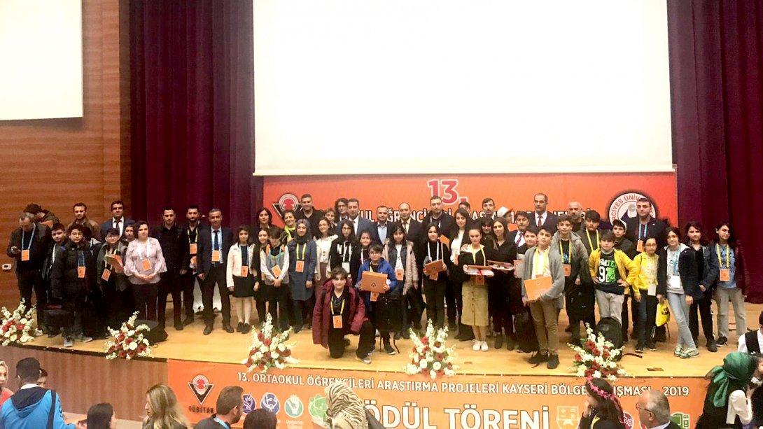 13. TÜBİTAK Ortaokul Öğrencileri Araştırma Projeleri Kayseri Bölge Finalinde Sivas Rüzgârı Esti.