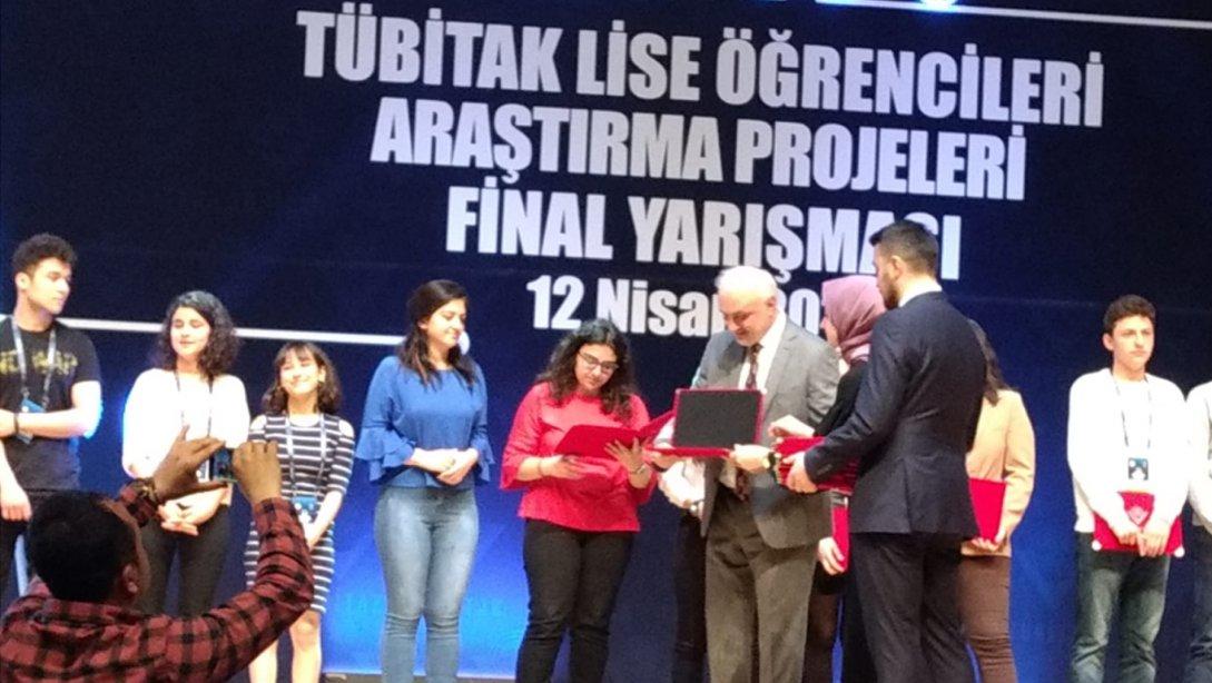 Prof. Dr. Necati Erşen Sosyal Bilimler Lisesi 50. TÜBİTAK Lise Öğrencileri Araştırma Projeleri Yarışmasında Psikoloji Alanında Türkiye Üçüncüsü Oldu.