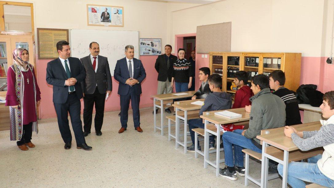 Milli Eğitim Müdürümüz Ebubekir Sıddık Savaşçı, Dr. Sadık Ahmet Mesleki Eğitim Merkezini Ziyaret Etti.