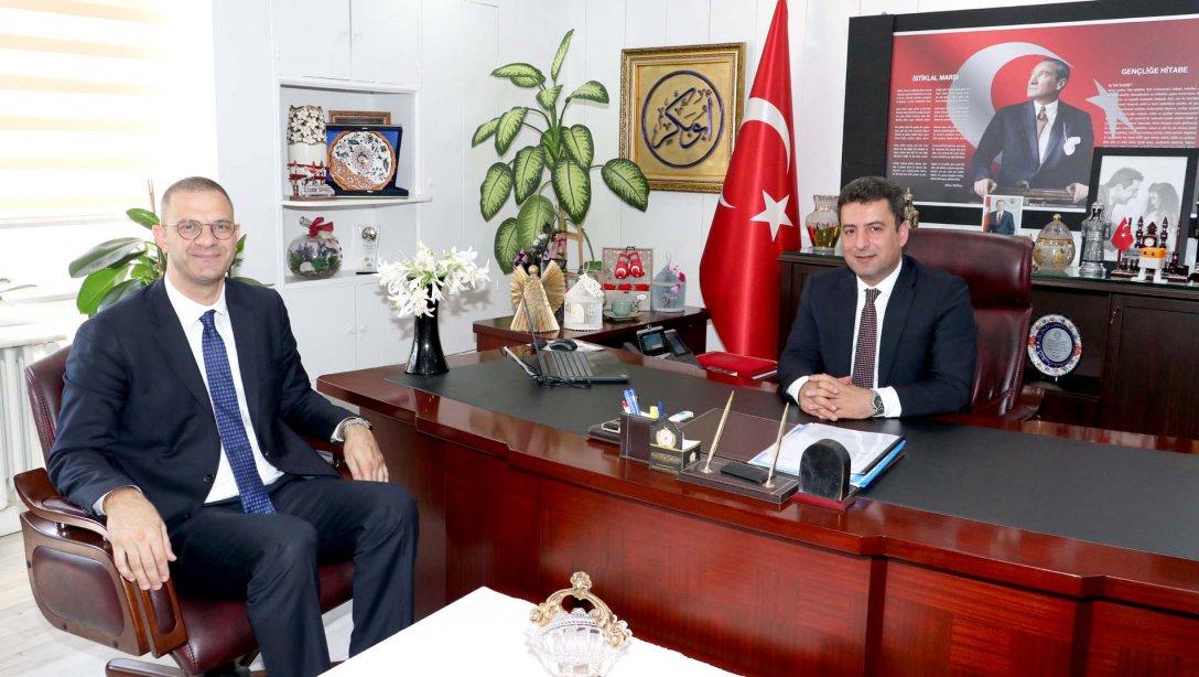 Protokol Uzmanı İhsan Ataöv, Milli Eğitim Müdürümüz Ebubekir Sıddık Savaşçı'yı Ziyaret Etti.