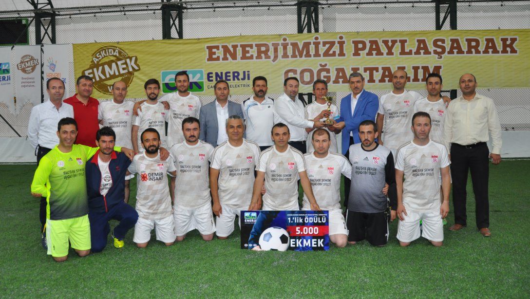 Sivas Millî Eğitim Müdürlüğü Futbol Takımı, Askıda Ekmek Turnuvasının Şampiyonu Oldu