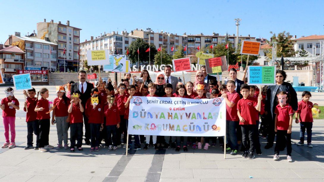 Şehit Erdal Çetin İlkokulu Öğrencileri 4 Ekim Hayvan Hakları Koruma Gününde Farkındalık Etkinliği Düzenledi.