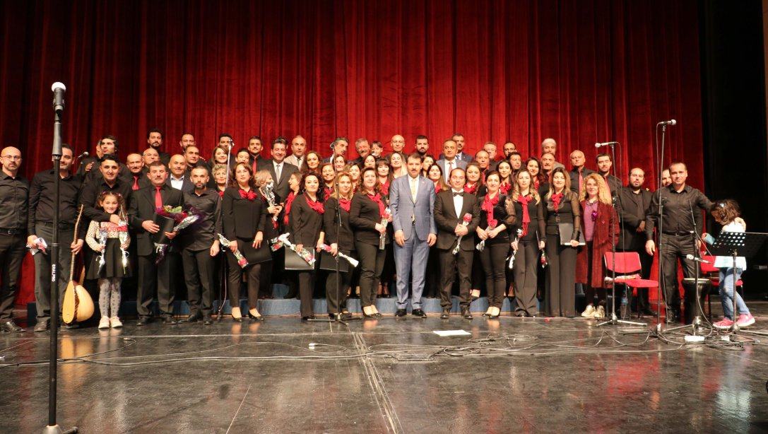 Sivas Gönüllü Öğretmenler Korosu, Sanat Sivas Projesi Kapsamında 24 Kasım Öğretmenler Günü Dolayısıyla Konser Verdi.