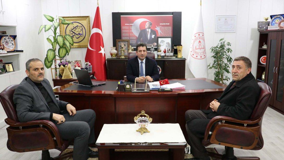Sivas Elektrikçiler Esnaf ve Sanatkarlar Odası Başkanı Sadi Aytak, Milli Eğitim Müdürümüz Ebubekir Sıddık Savaşçı'yı Ziyaret Etti.