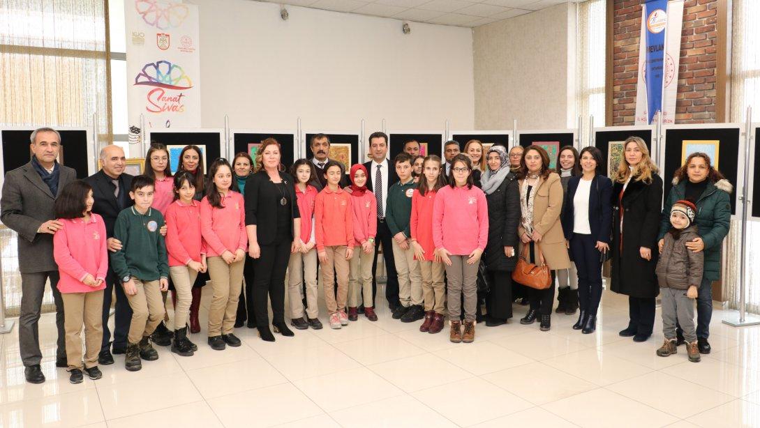 Mevlana Vali Zübeyir Kemelek Ortaokulu Öğrencileri Sanat Sivas Projesi Kapsamında Ebru Sergisi Açtı.