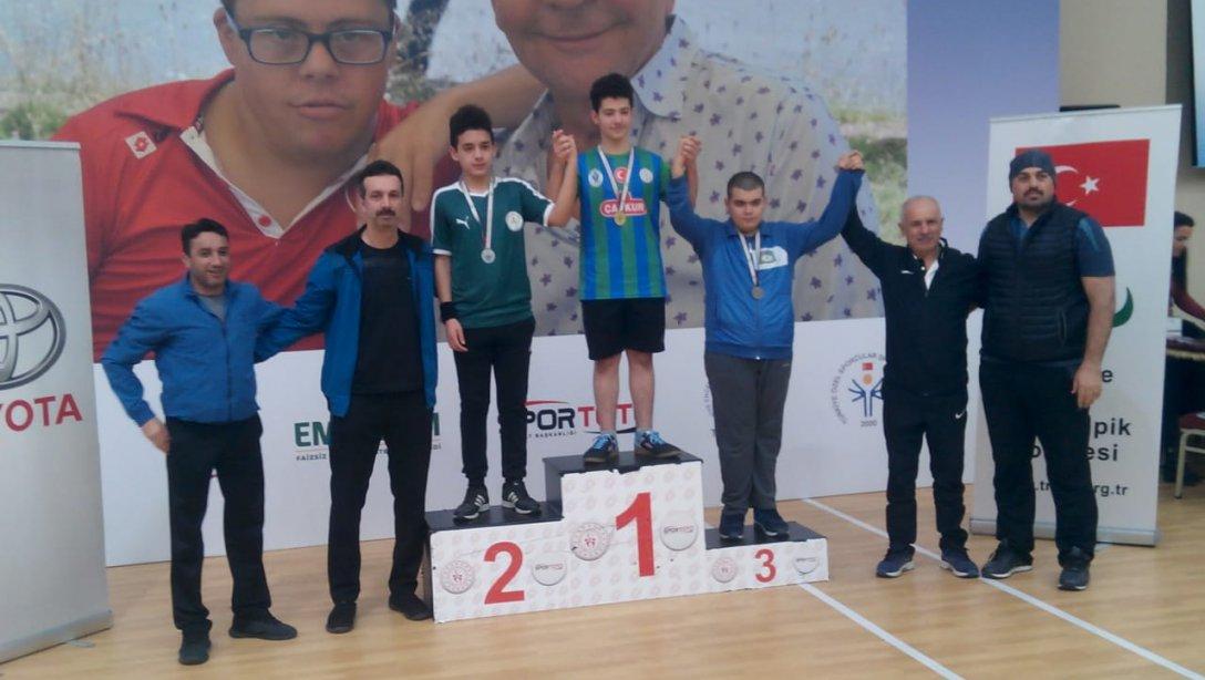 Özel Öğrencimiz Mücahit Bulur, Antalya'da Düzenlenen Türkiye Masa Tenisi Şampiyonasında Türkiye İkincisi Oldu.