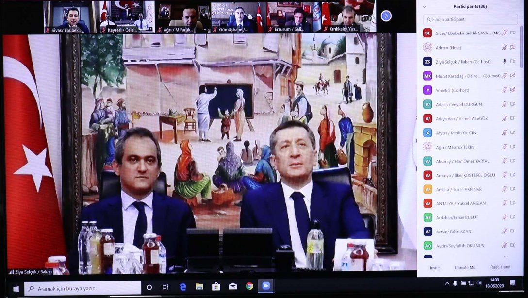 Milli Eğitim Bakanı Ziya Selçuk, Video Konferans Sistemi (VKS) Üzerinden 81 İlin Milli Eğitim Müdürleri İle Toplantı Yaptı.