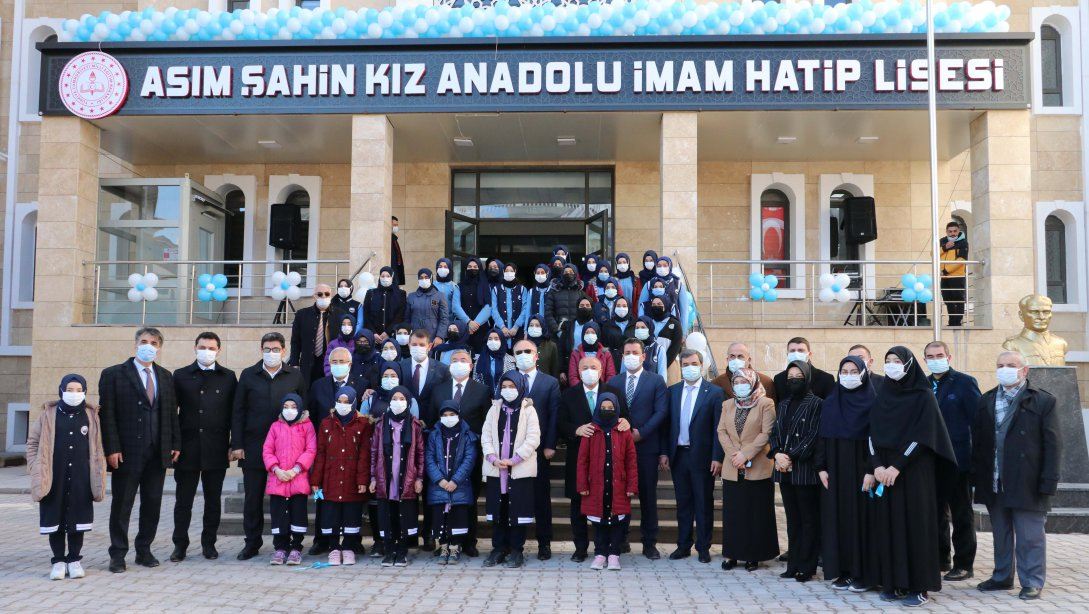 26 Derslikli Asım Şahin Kız Anadolu İmam Hatip Lisesi Törenle Eğitim-Öğretime Açıldı.