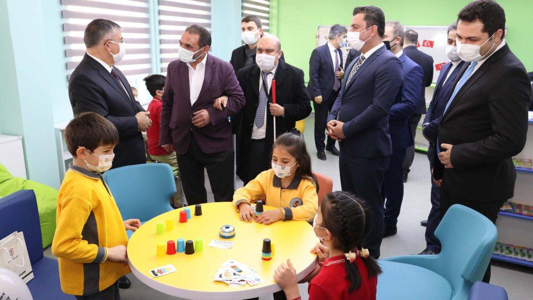 Fatih İlkokulu Bünyesinde Oluşturulan Zenginleştirilmiş Kütüphane (Z-Kütüphane) Öğrencilerin Hizmetine Açıldı.