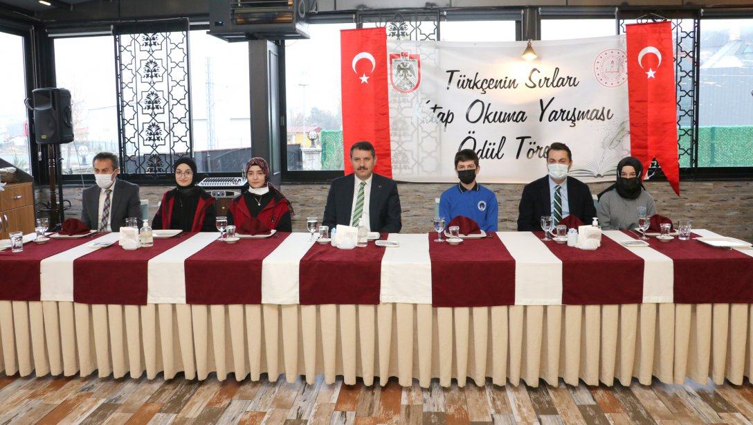 Türkçenin Sırları Kitap Okuma Yarışması'nda Dereceye Giren Öğrenciler Ödüllendirildi.
