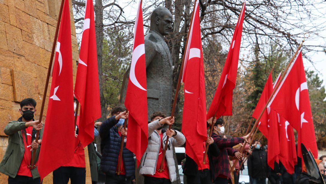 Gazi Mustafa Kemal Atatürk, 83 Yıllık Hüzünle Anıldı.
