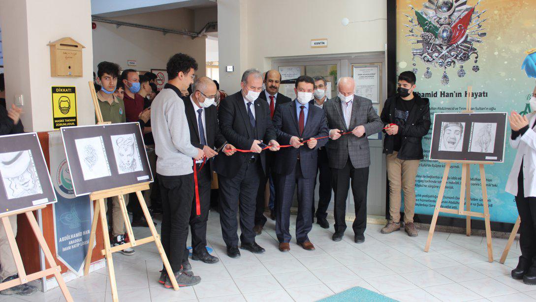 Sivas Abdulhamid Han Anadolu İHL öğrenci ve öğretmenleri, resim sergisi açtı.
