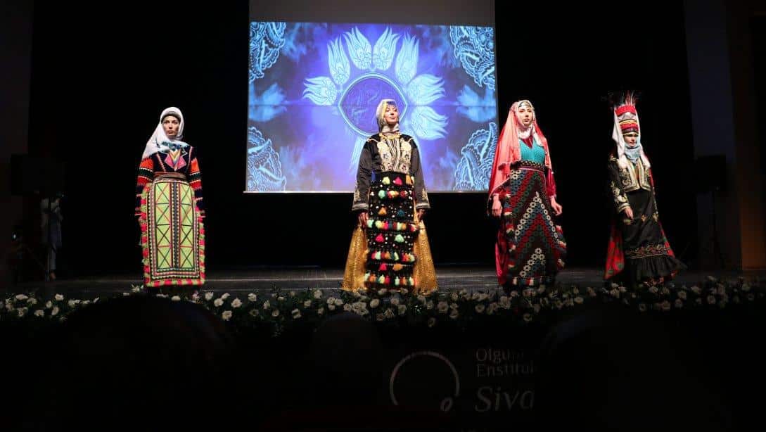 Sivas Olgunlaşma Enstitüsü, unutulmaya yüz tutmuş geleneksel Sivas kıyafetlerini gün yüzüne çıkardı.