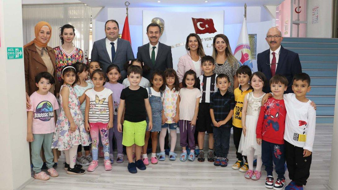 Millî Eğitim Müdürümüz Ergüven Aslan, Zübeyde Hanım Anaokulu, Ülkü İmam Hatip Ortaokulu ve Atatürk Anadolu Lisesini ziyaret etti.
