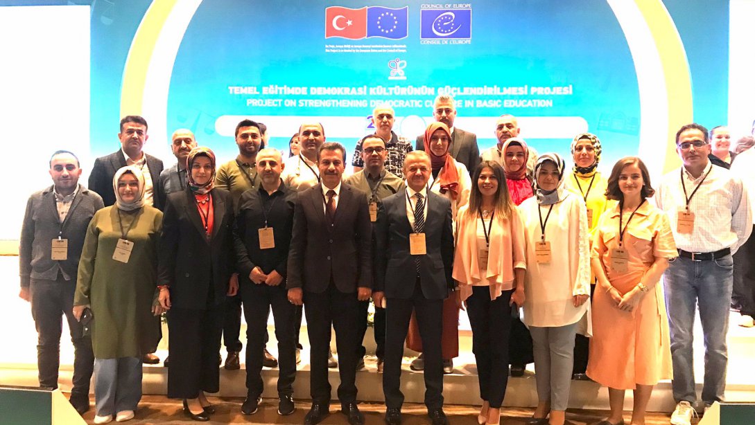 Temel Eğitimde Demokrasi Kültürünün Güçlendirilmesi Projesi Uluslararası Konferans ve Kapanış Töreni Ankara'da gerçekleştirildi. Programa Millî Eğitim Müdürümüz Ergüven Aslan'da katıldı.