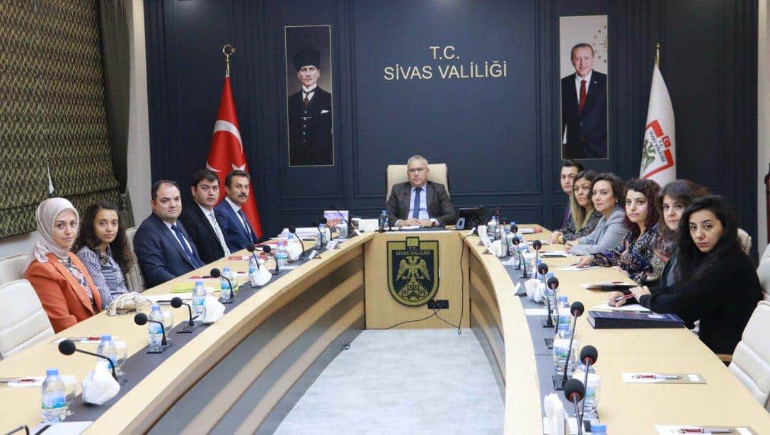 Sivas Valiliği himayesinde 2022-2023 Eğitim-Öğretim Yılında yürütülecek yeni projeler değerlendirme toplantısında masaya yatırıldı.
