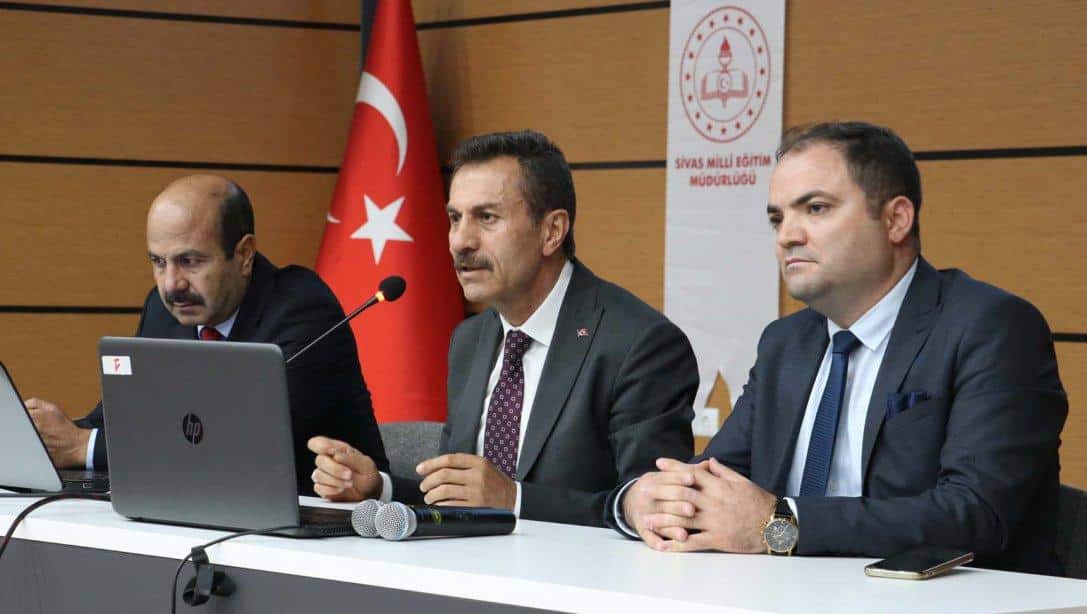 Sivas'ta TEKNOFEST 2023 Teknoloji Yarışmalarına yapılacak başvurular ve başvuru sürecine ilişkin bilgilendirme toplantısı düzenlendi.