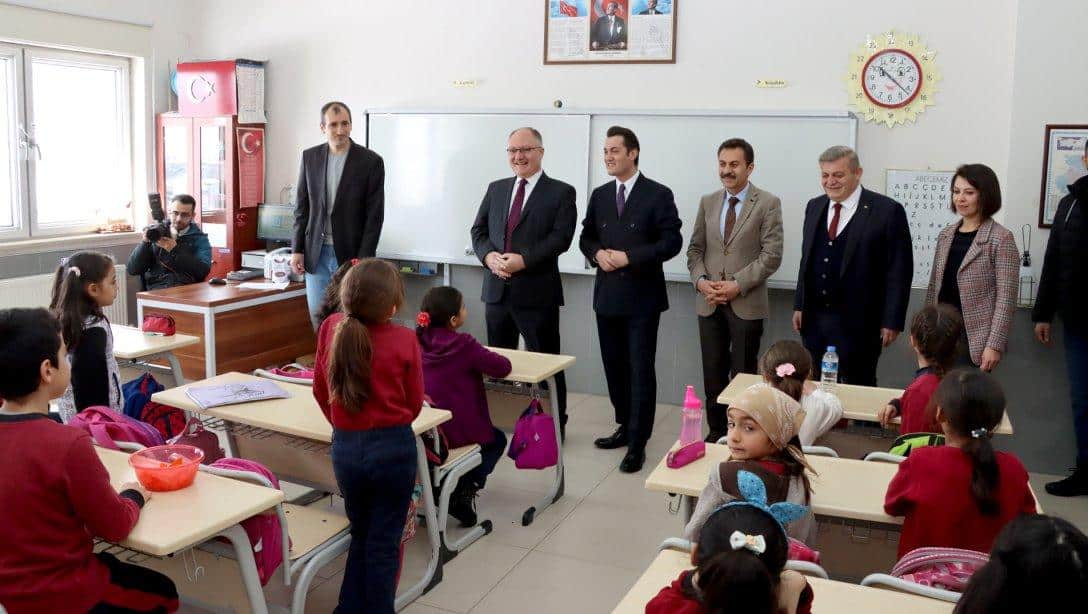 2022-2023 Eğitim-Öğretim Yılı ikinci dönemi başladı. Sivas'ta 123 bin 255 öğrenci, ders başı yaptı.
